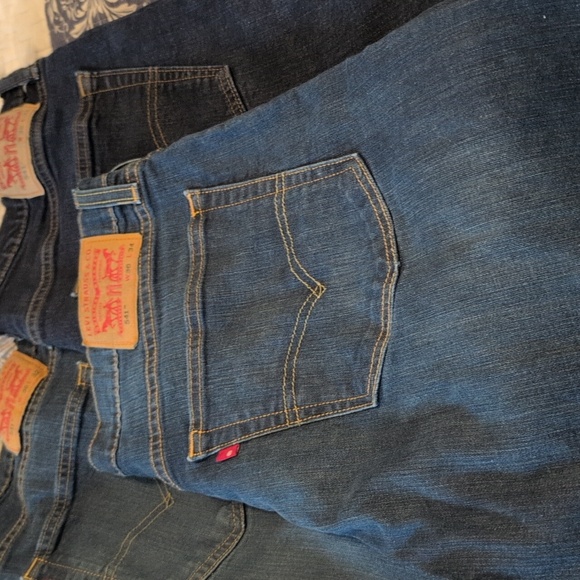 Lot of 5 pair Levi Jeans 4 pair size 36x32 and one pair 36x34 - Picture 3 of 13